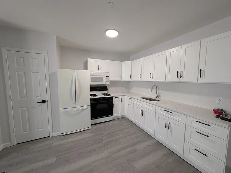1413 Arctic Ave — Photo 14