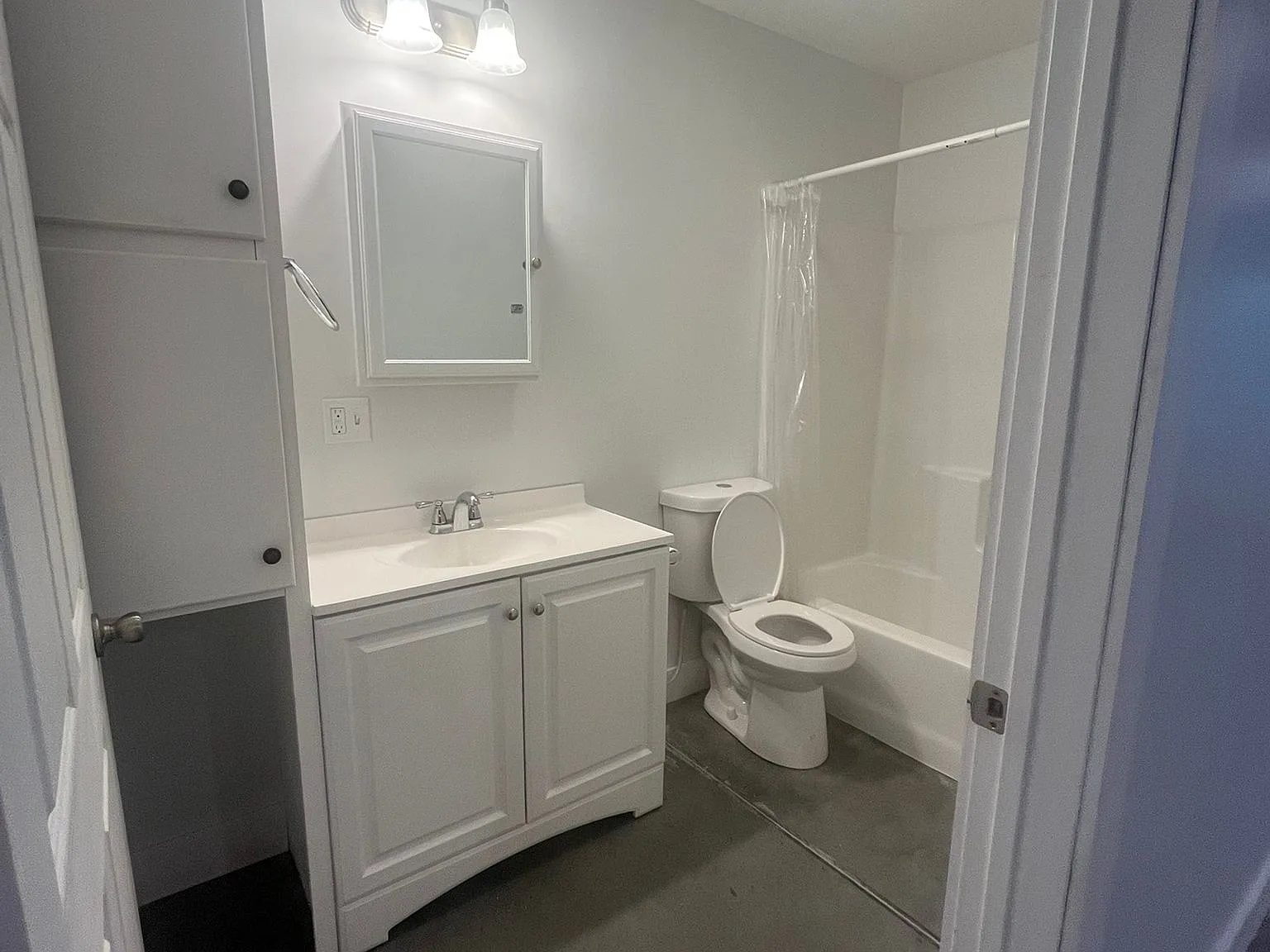 3 bed, 1250 sqft, $1,100 — Photo 4