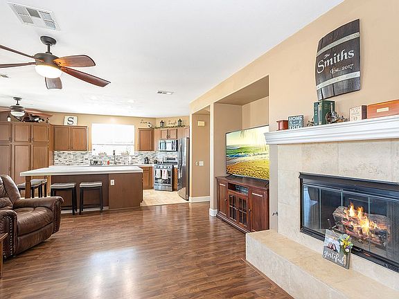 3rd image of 31598 Summerfield Ln