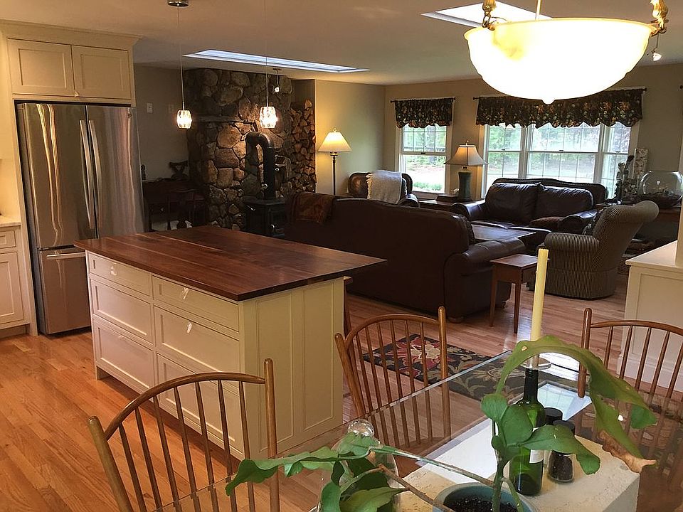 Kitchen, Living room 