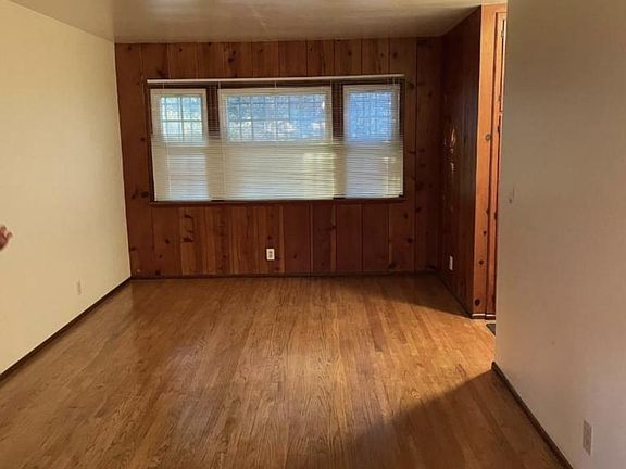 5th image of 302 W Olive St #1