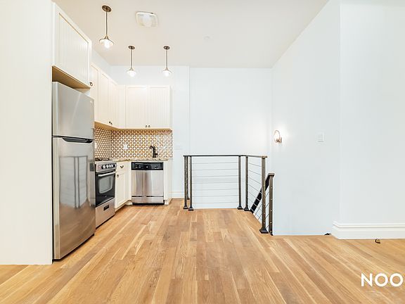 2nd image of 1355 Myrtle Ave #1C