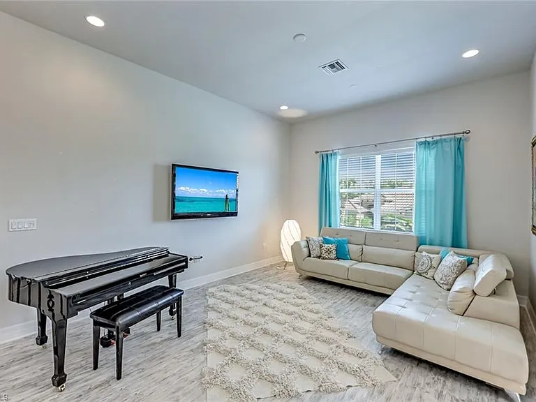 6582 Monterey Point — Photo 14