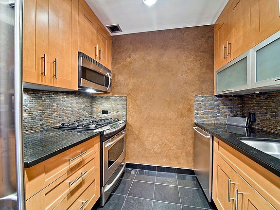 2nd image of 250 E 54th St APT 8D