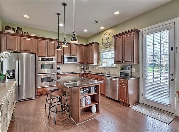 5th image of 3620 Halcyon Dr