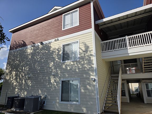 2nd image of 529 Southwest Pkwy Room 201-1