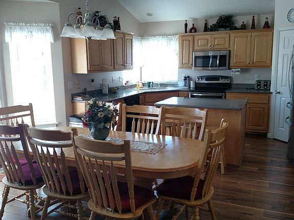 Kitchen Dining room