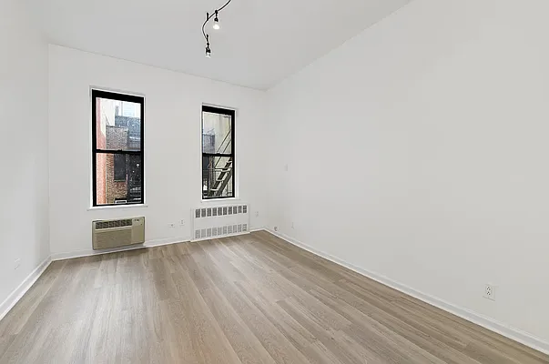 Rented by REAL New York | media 11