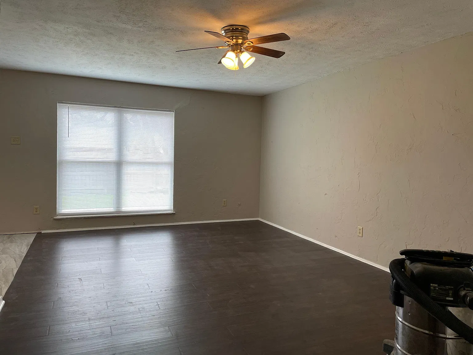 3 bed, 1256 sqft, $2,290 — Photo 3