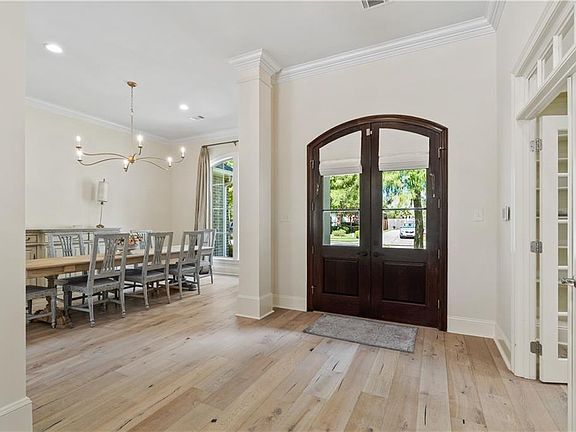 5th image of 40 Tara Ln