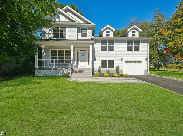 2 Macopin Dr, Livingston Twp., NJ 07039