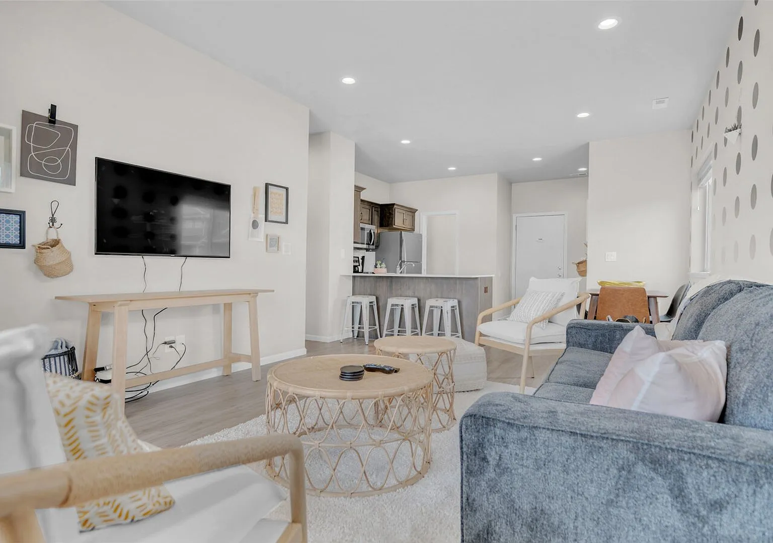 Summerland Twinhomes | Waterloo | Near Lost Island Waterpark — Photo 4