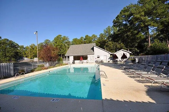 3 bed, 2.5 bath, 2514 sqft, $1,950 — Photo 3