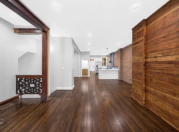 4th image of 523 N Kedzie Ave #2