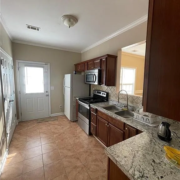 282 Village Dr — Photo 7