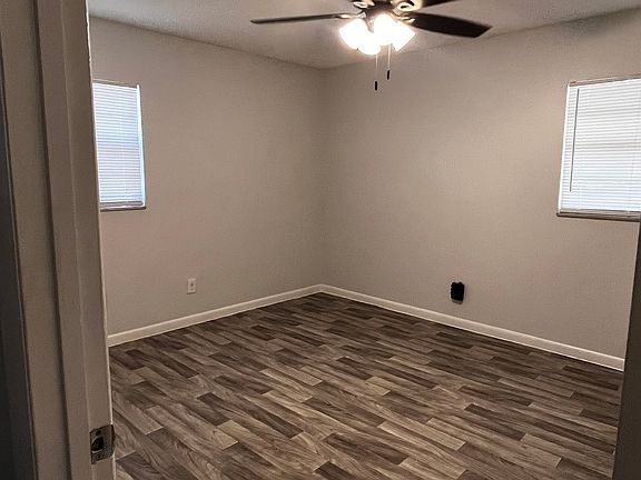 4th image of 744 SE 30th Ave