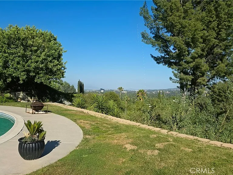 5966 Rod Ave — Photo 3