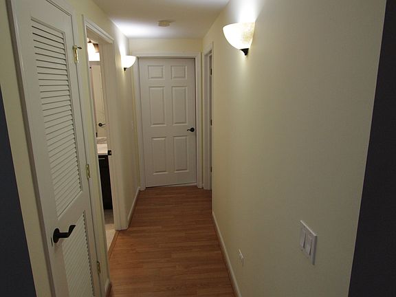 2nd image of 8747 W Bryn Mawr Ave