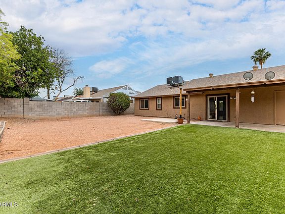 4th image of 7144 W CANTERBURY Drive
