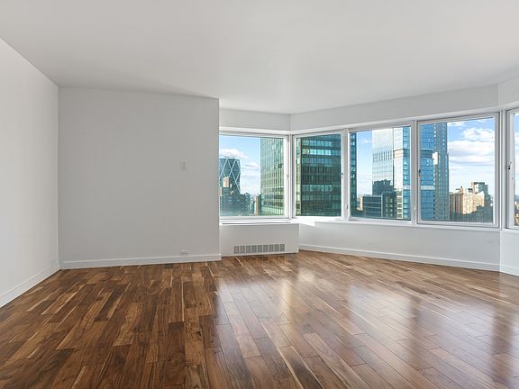 2nd image of 150 W 56th St APT 4107