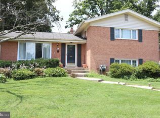 9912 Pomona Dr, Bethesda, MD 20817