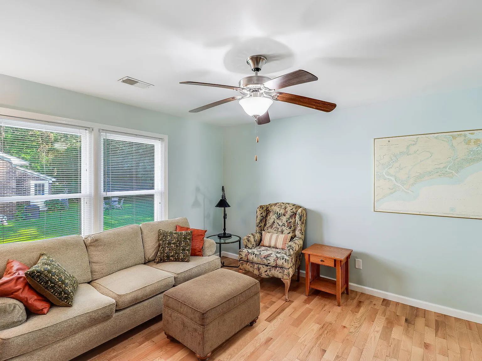 2 bed, 1.0 bath, 900 sqft, $2,800 — Photo 2
