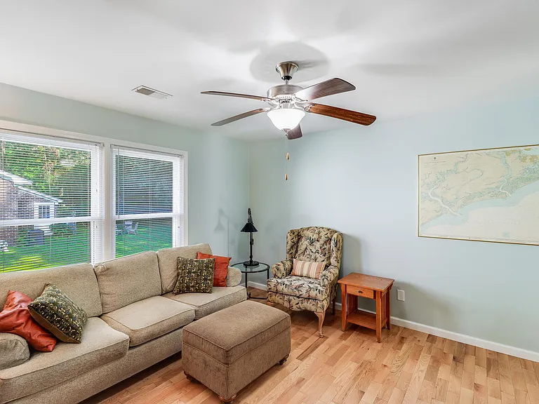 1728 Pinckney Park Dr #B — Photo 2