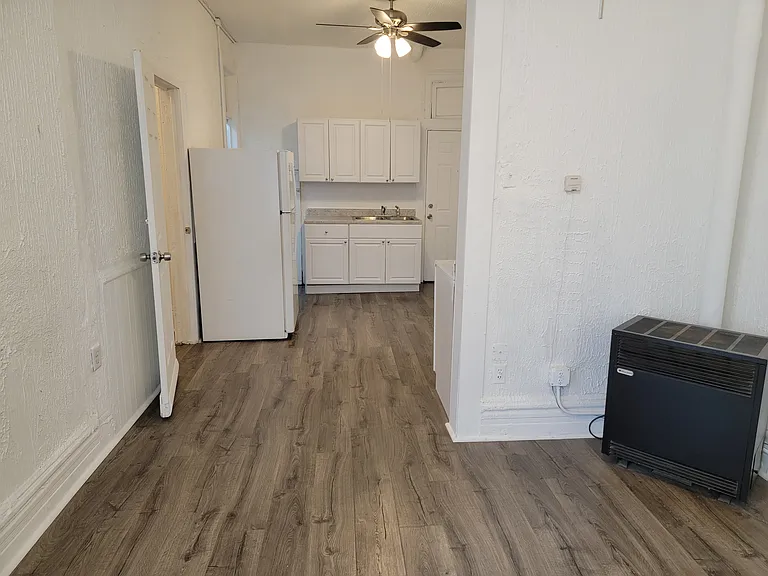 1359 W Walton St #1B — Photo 11
