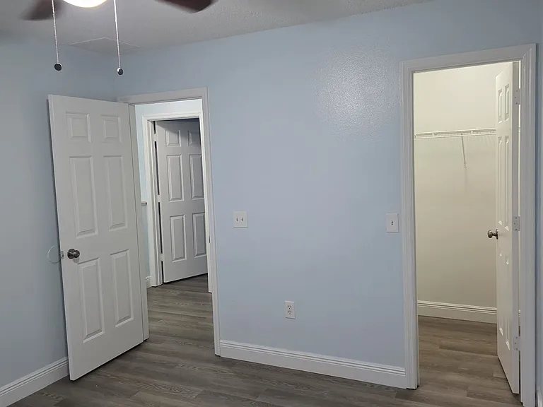 818 Mountbatten Ln — Photo 21
