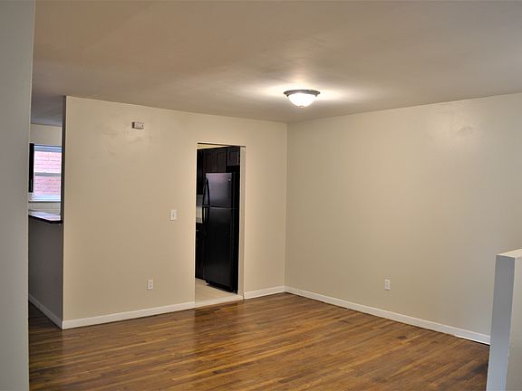 2nd image of 203 Cleveland St #C3