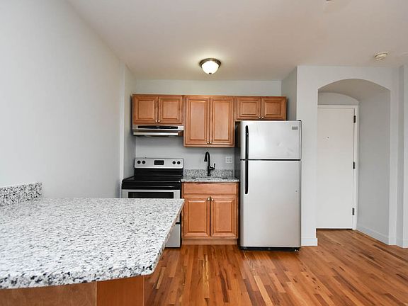 4th image of 7450 N Greenview Ave APT 84