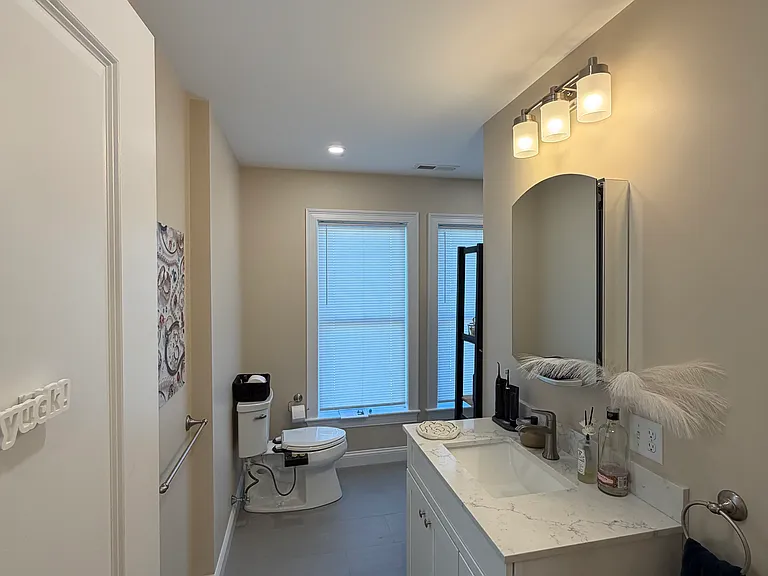 62-64 Waverly St #2 — Photo 25