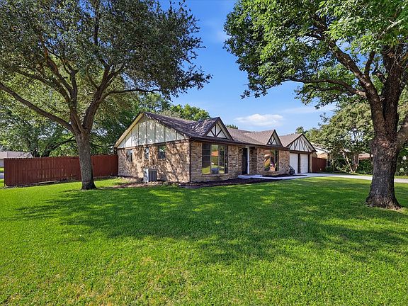 4th image of 1029 Summerplace Ln