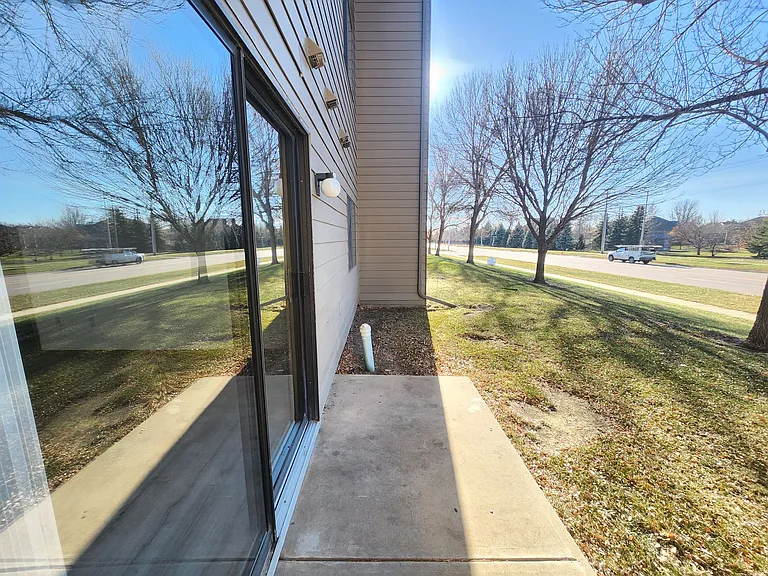 Prairie Gardens Apartments — Photo 8