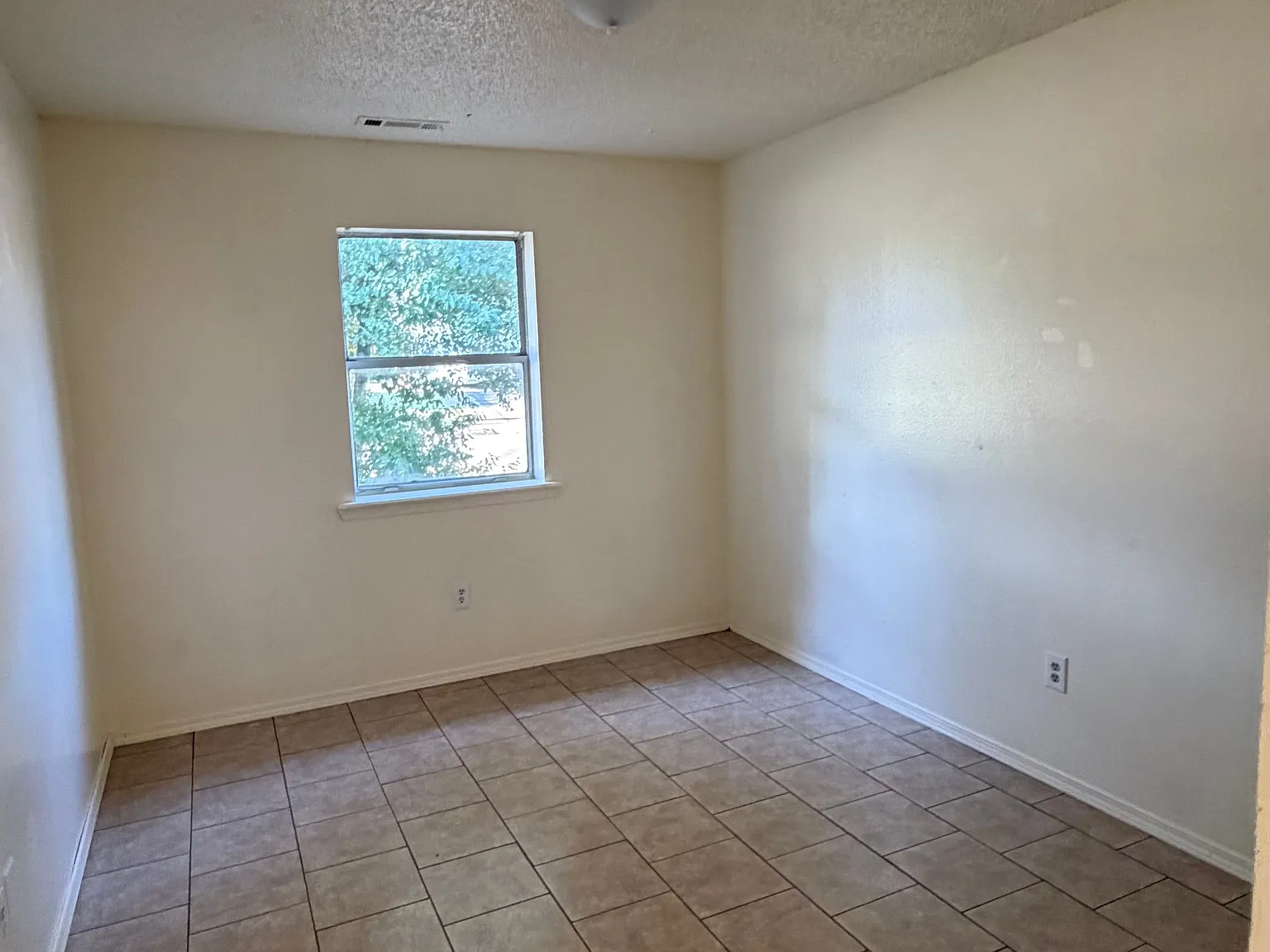 JS Coley Properties at Emily circle — Photo 4