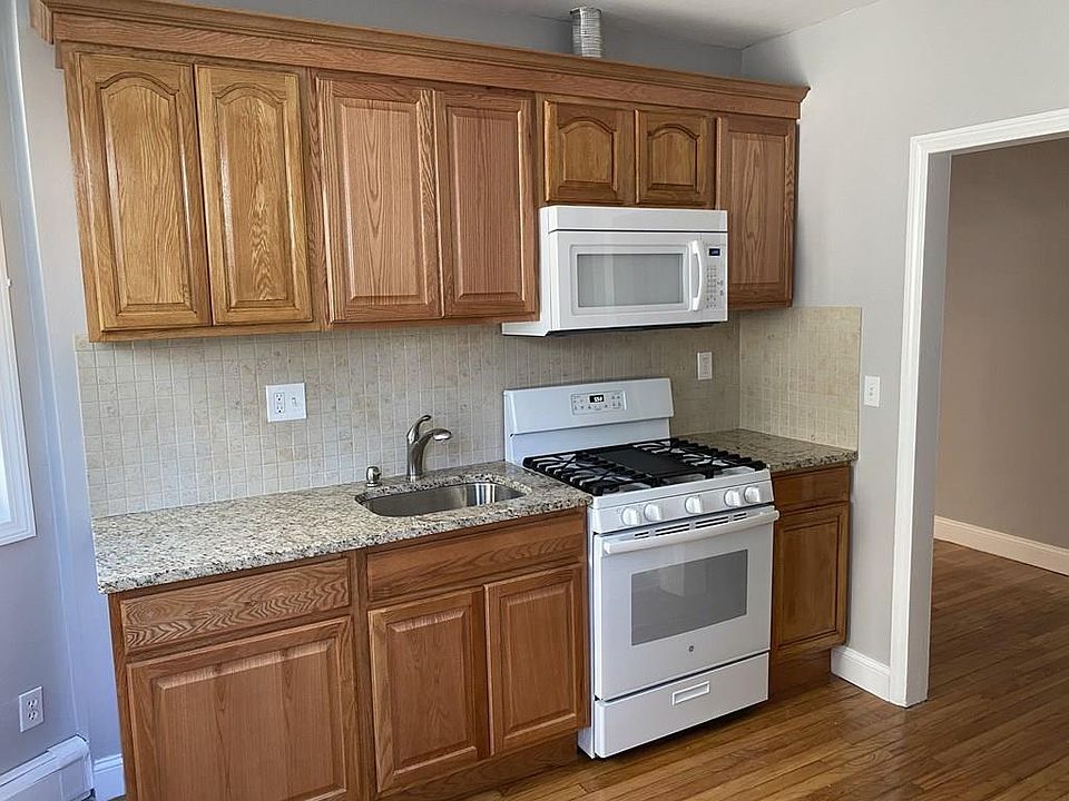 2nd image of 27 Harwood St APT 1