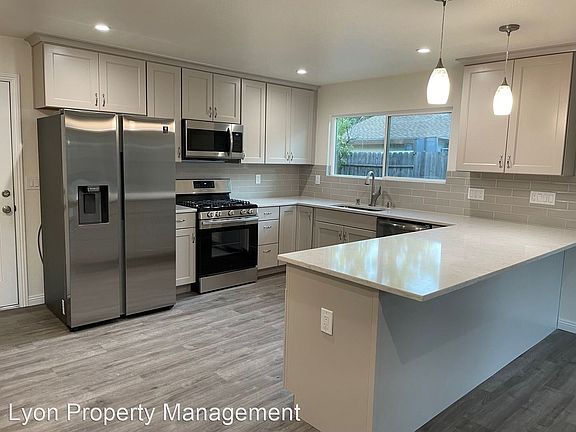 2nd image of 2711 Brandywine Pl
