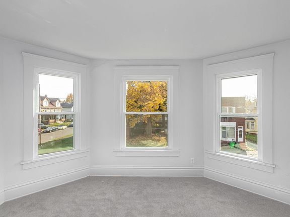 5th image of 205 W Cambridge St