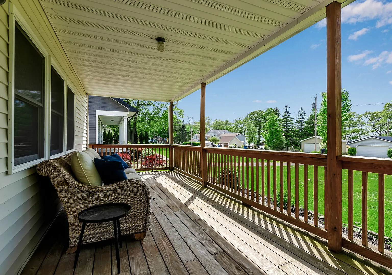 Lakeside Beach Home — Photo 4