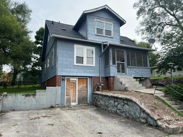2525 Angelique St, Saint Joseph, MO 64501