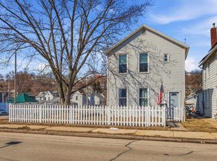 1203 Rhomberg Ave, Dubuque, IA 52001