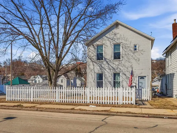 1203 Rhomberg Ave, Dubuque, IA 52001