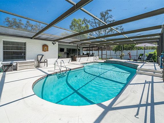 2nd image of 7608 Laurel Oak Ct