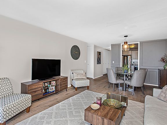 3rd image of 1660 N Lasalle St #707
