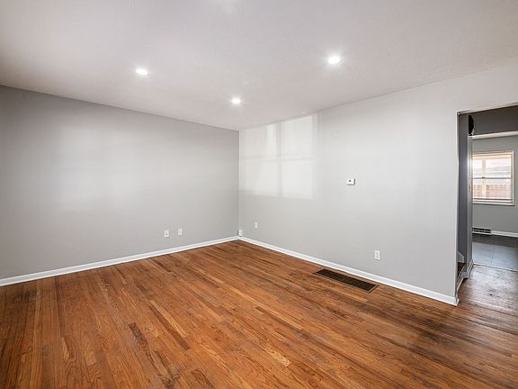2nd image of 4037 Lincoln Ave
