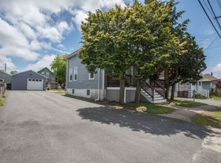 58 Slocum St, Acushnet, MA 02743