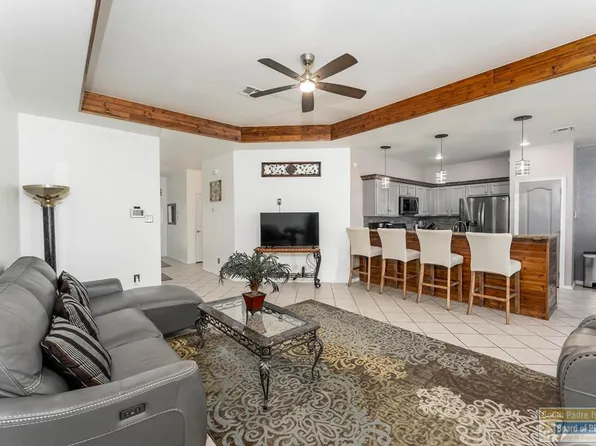 1 Torrey Pines Rd, Pt Isabel, TX 78578