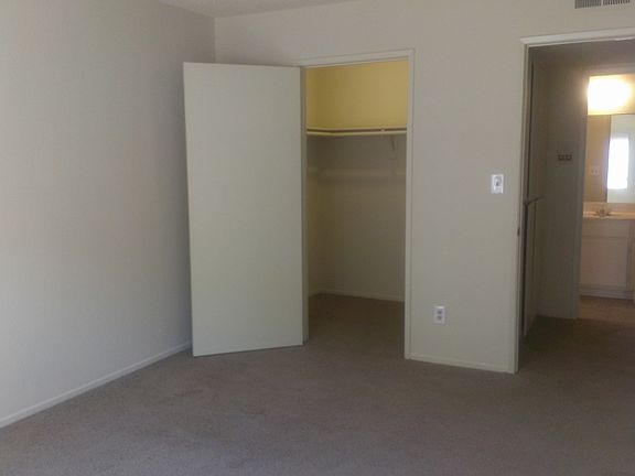 Master Walk-in