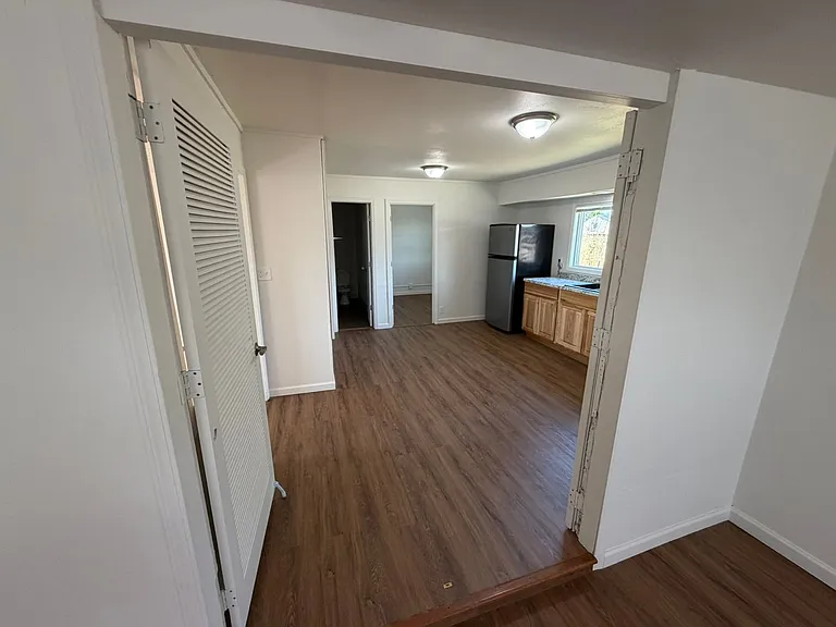 3435 Kathryn Ave NE — Photo 9