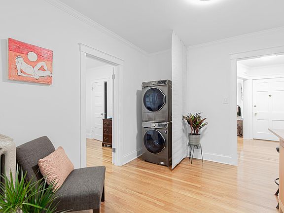 3rd image of 1310 Queen Anne Ave N APT 15